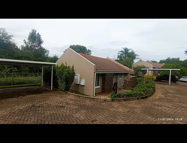 2 BEDROOM TOWNHOUSE FOR SALE IN SONNEGLANS
